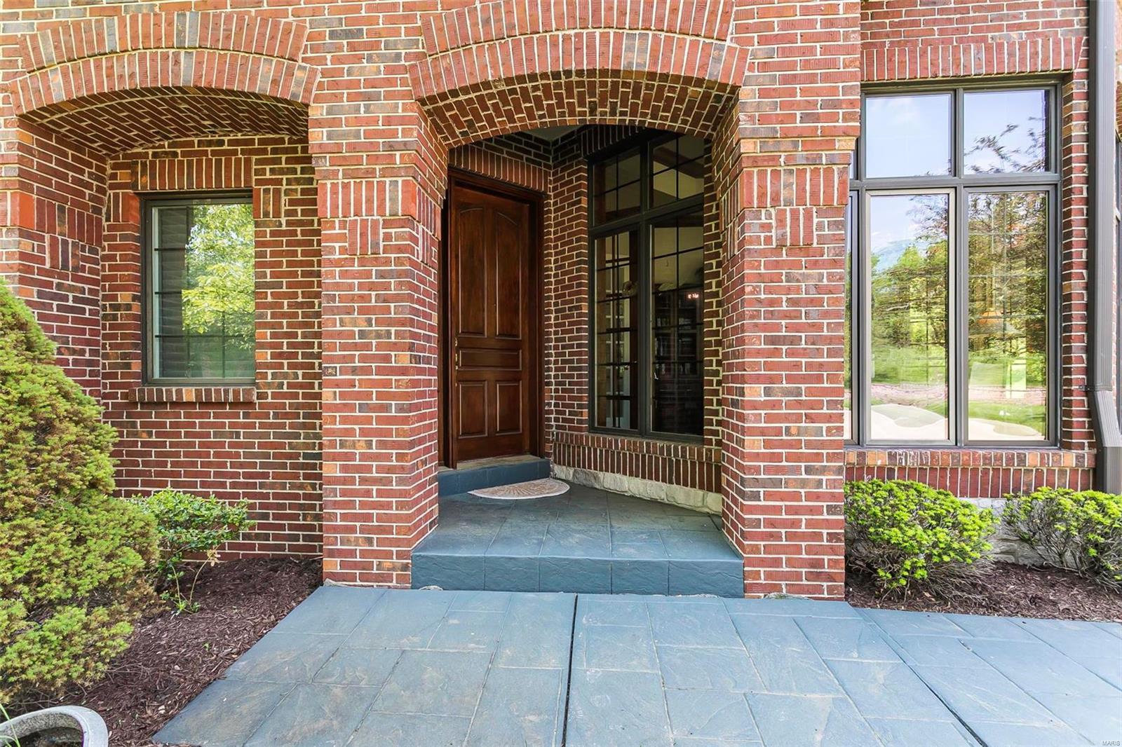 512 Upper Conway Circle Chesterfield, MO 63017 - Photo 3 of 67