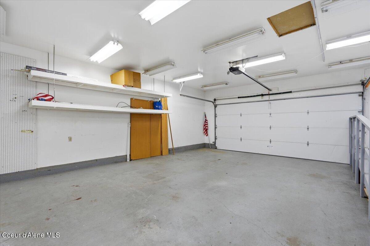 416 South Timber Lane Post Falls, ID 83854 - Photo 27 of 36 27-416 S Timber Ln_RedHogMedia