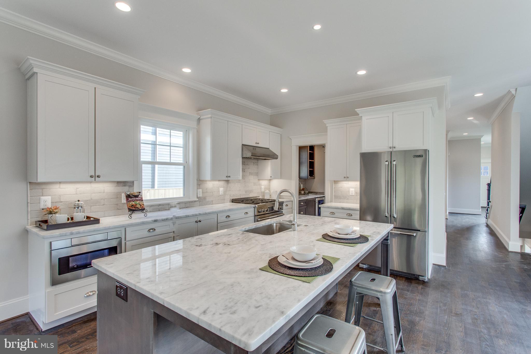 8111 Wellington Road Alexandria, VA 22308 - Photo 11 of 30 SS chef's appliances and generous counter space