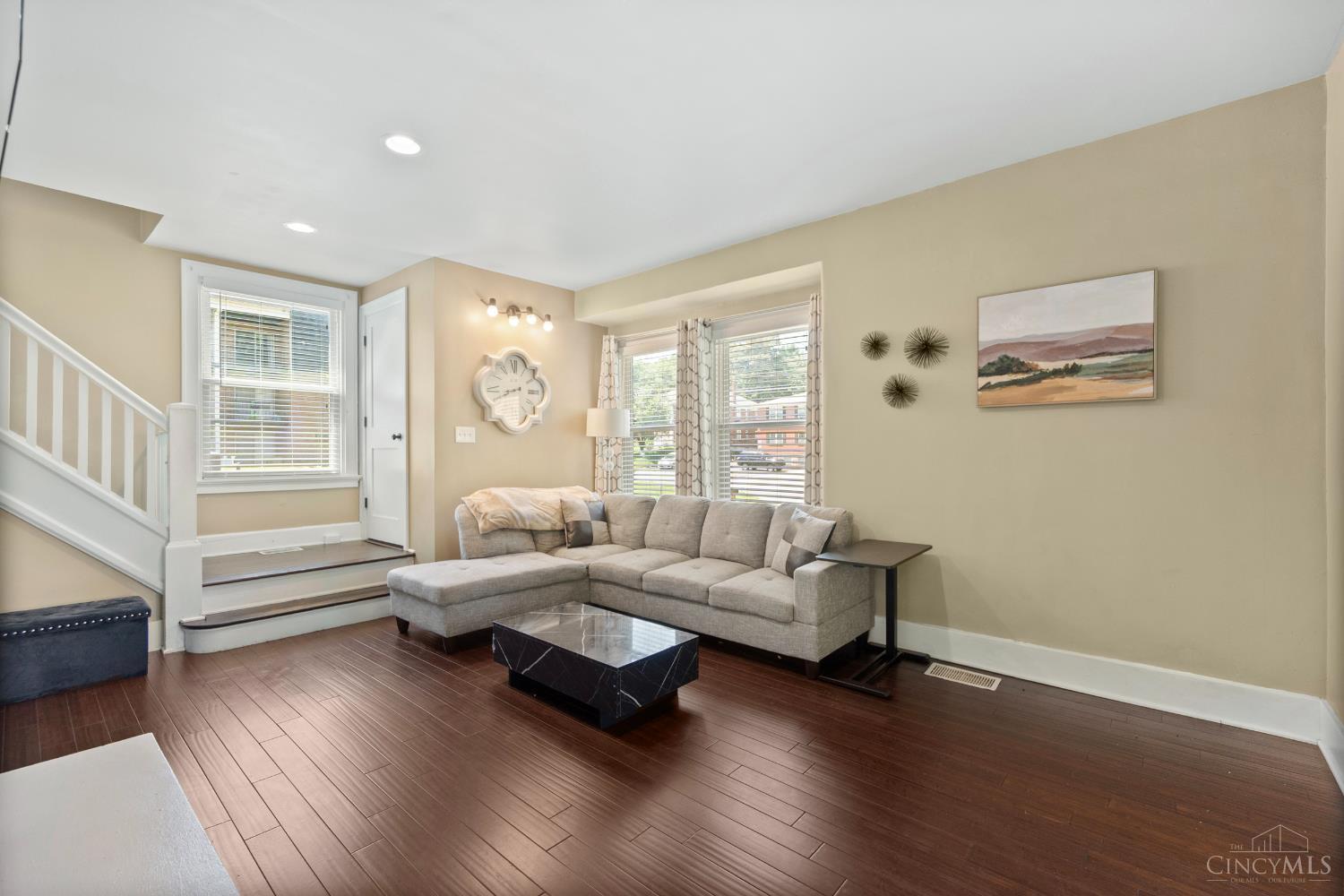 6424 Montgomery Road Cincinnati, OH 45213 - Photo 5 of 46