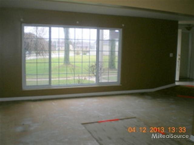 11954 East 14 Mile Road Warren, MI 48093 - Photo 4 of 7 31145435-3.JPG