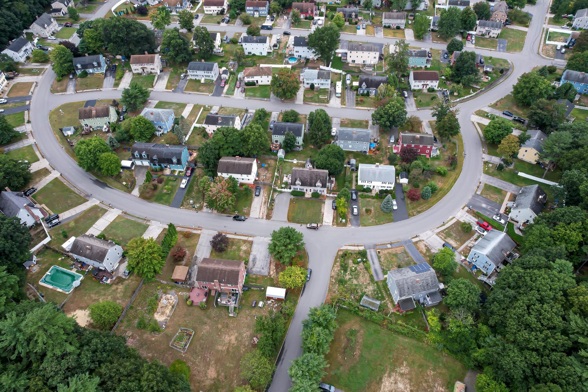 39 Tiger Tail Circle, Unit R Derry, NH 03038 - Photo 2 of 21