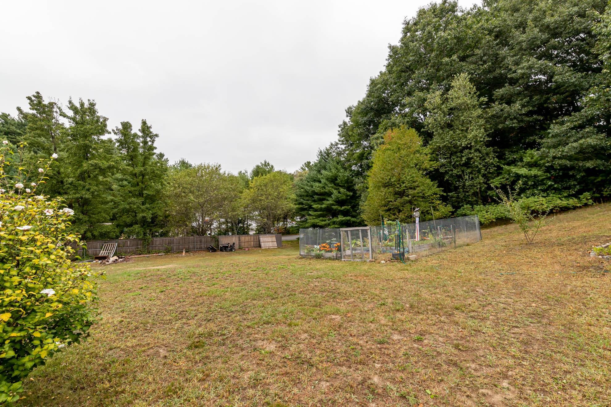 39 Tiger Tail Circle, Unit R Derry, NH 03038 - Photo 3 of 21