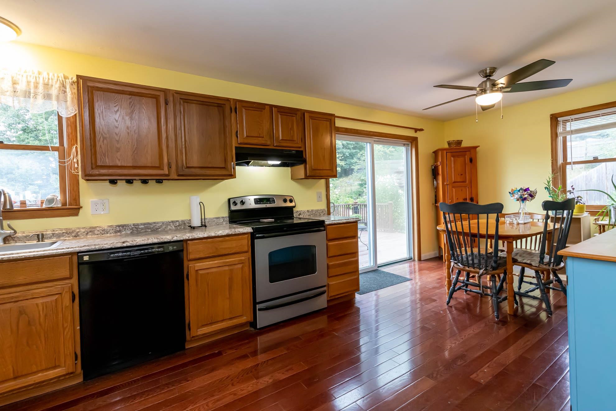 39 Tiger Tail Circle, Unit R Derry, NH 03038 - Photo 6 of 21