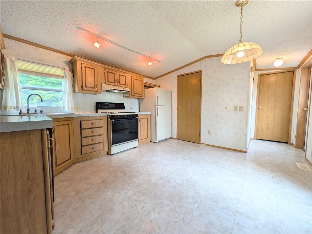 39 Grandview Drive Hadley, PA 16130 - Photo 6 of 20