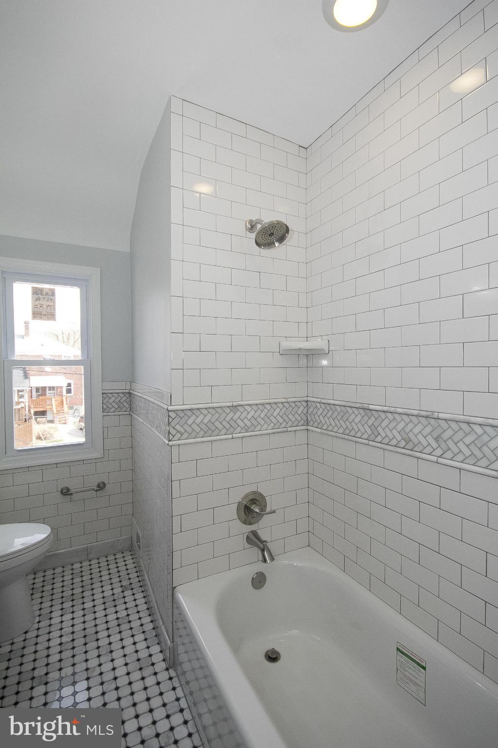 8551 Water Oak Road Baltimore, MD 21234 - Photo 23 of 30 2nd Floor Bath