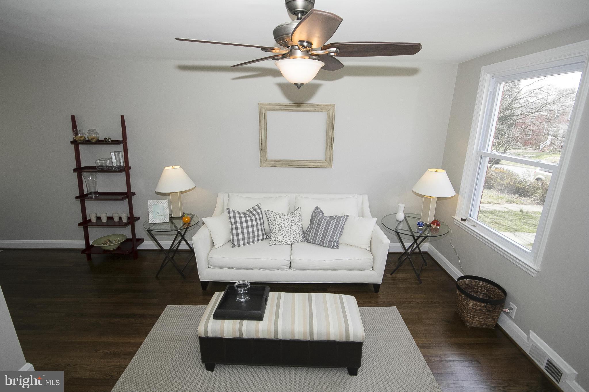 8551 Water Oak Road Baltimore, MD 21234 - Photo 4 of 30 Living Room