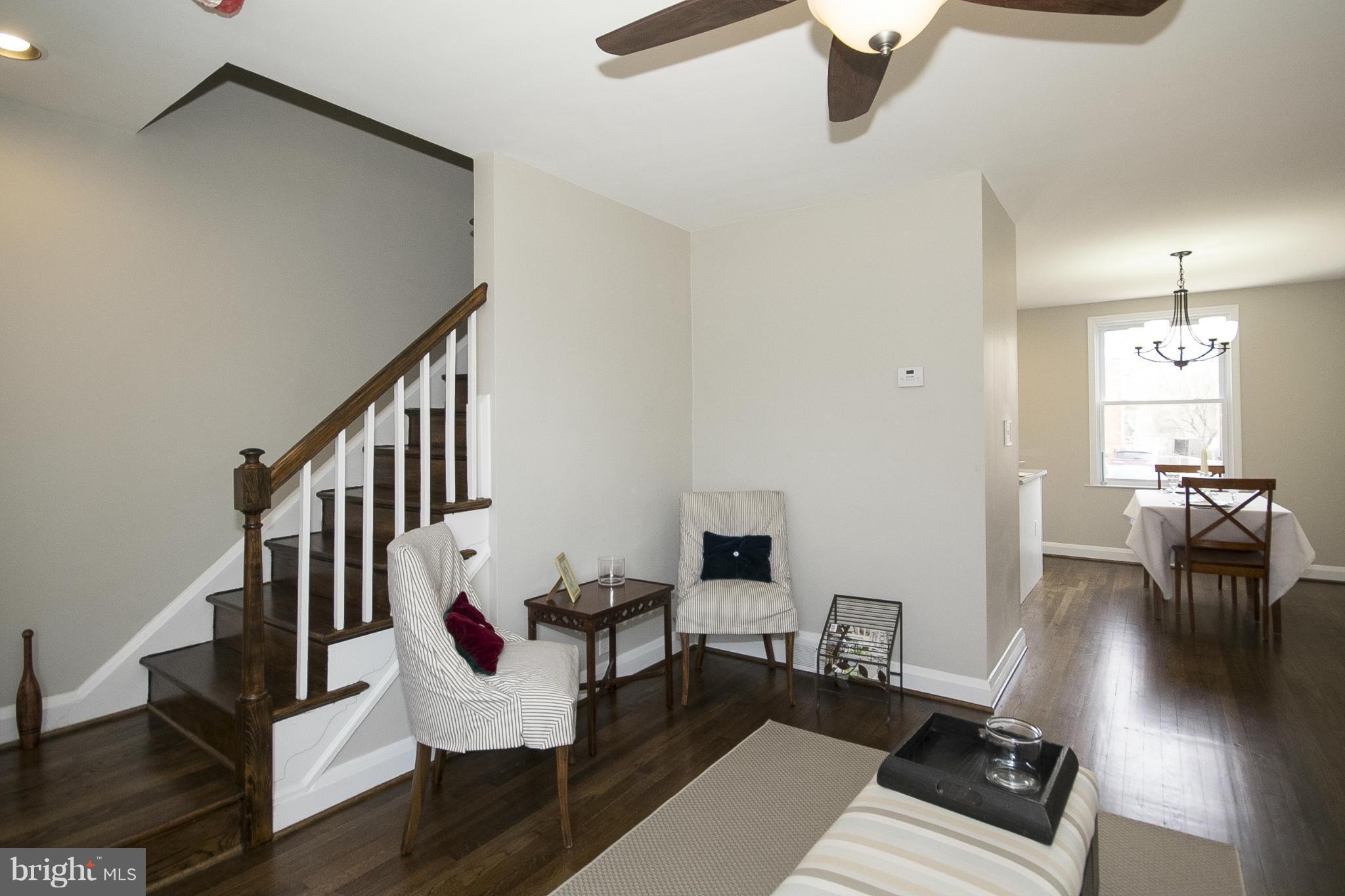 8551 Water Oak Road Baltimore, MD 21234 - Photo 5 of 30 Living Room