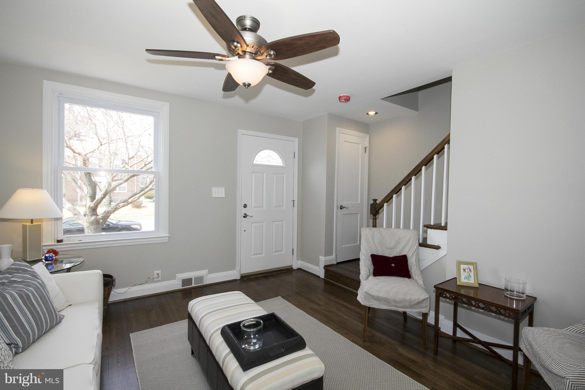 8551 Water Oak Road Baltimore, MD 21234 - Photo 6 of 30 Living Room