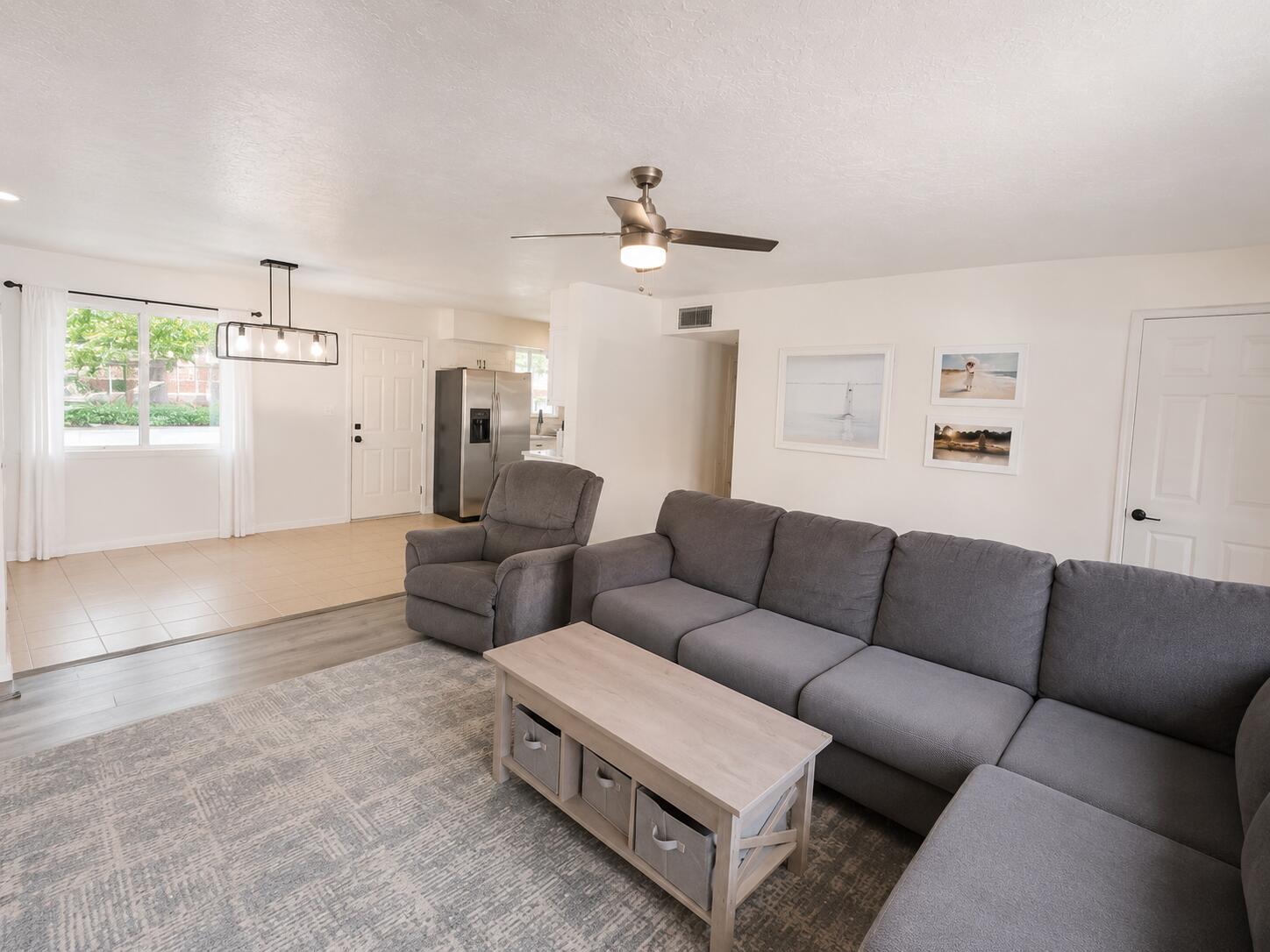 611 Diagonal Street St. George, UT 84770 - Photo 4 of 20 Living Room 611