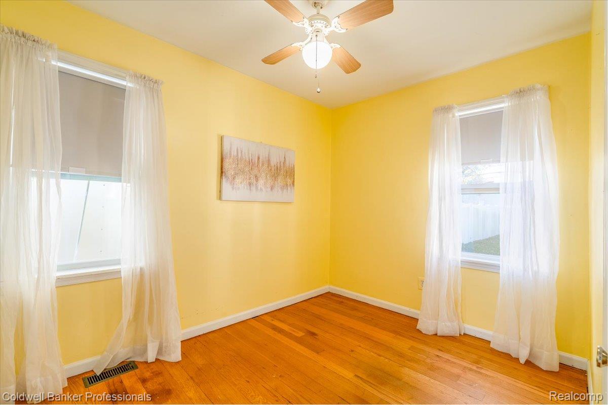 3582 Swanson Street Wayne, MI 48184 - Photo 18 of 30 Unfurnished room with light wood-style flooring and ceiling fan