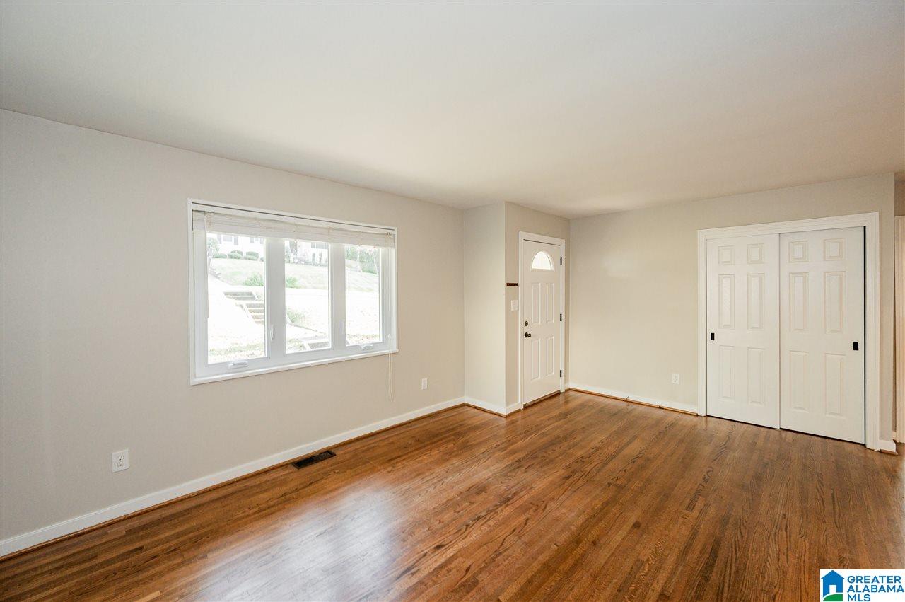 1524 Cresthill Road Birmingham, AL 35213 - Photo 10 of 33