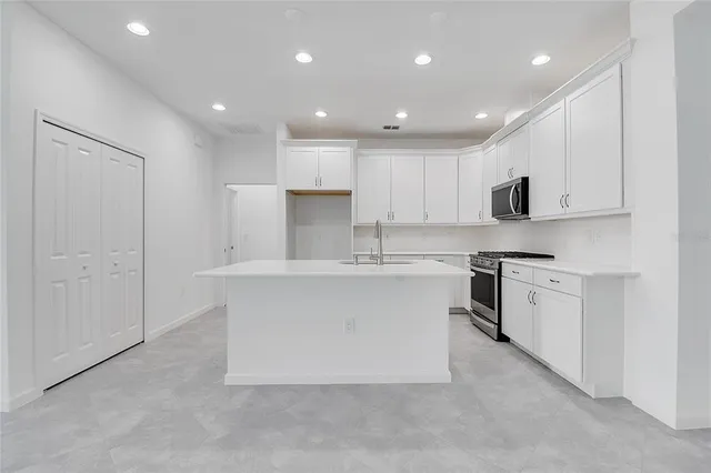 $2,950 | 215 Summertime Place, Daytona Beach, FL 32124