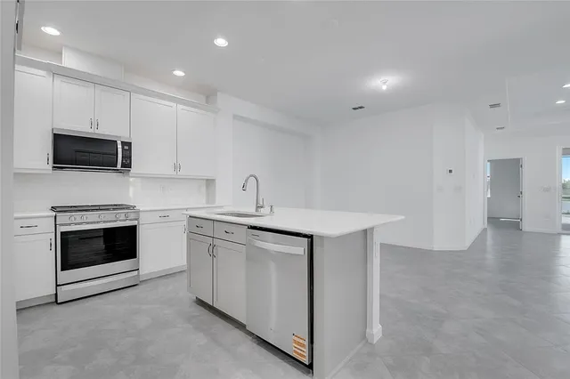 $2,950 | 215 Summertime Place, Daytona Beach, FL 32124