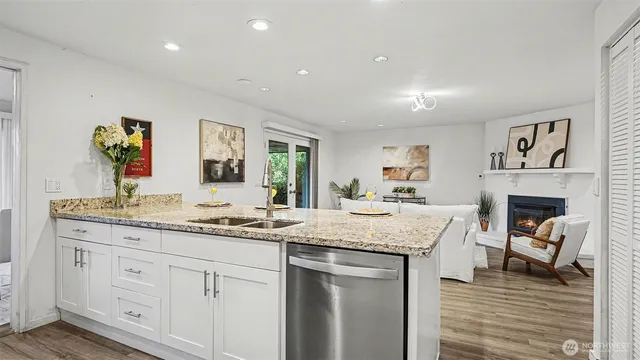 $1,580,000 | 4717 149th Avenue Southeast, Bellevue, WA 98006