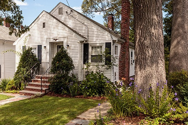 46 Lansdowne Road Arlington, MA 02474 - Photo 29 of 29 front view of a house with a yard