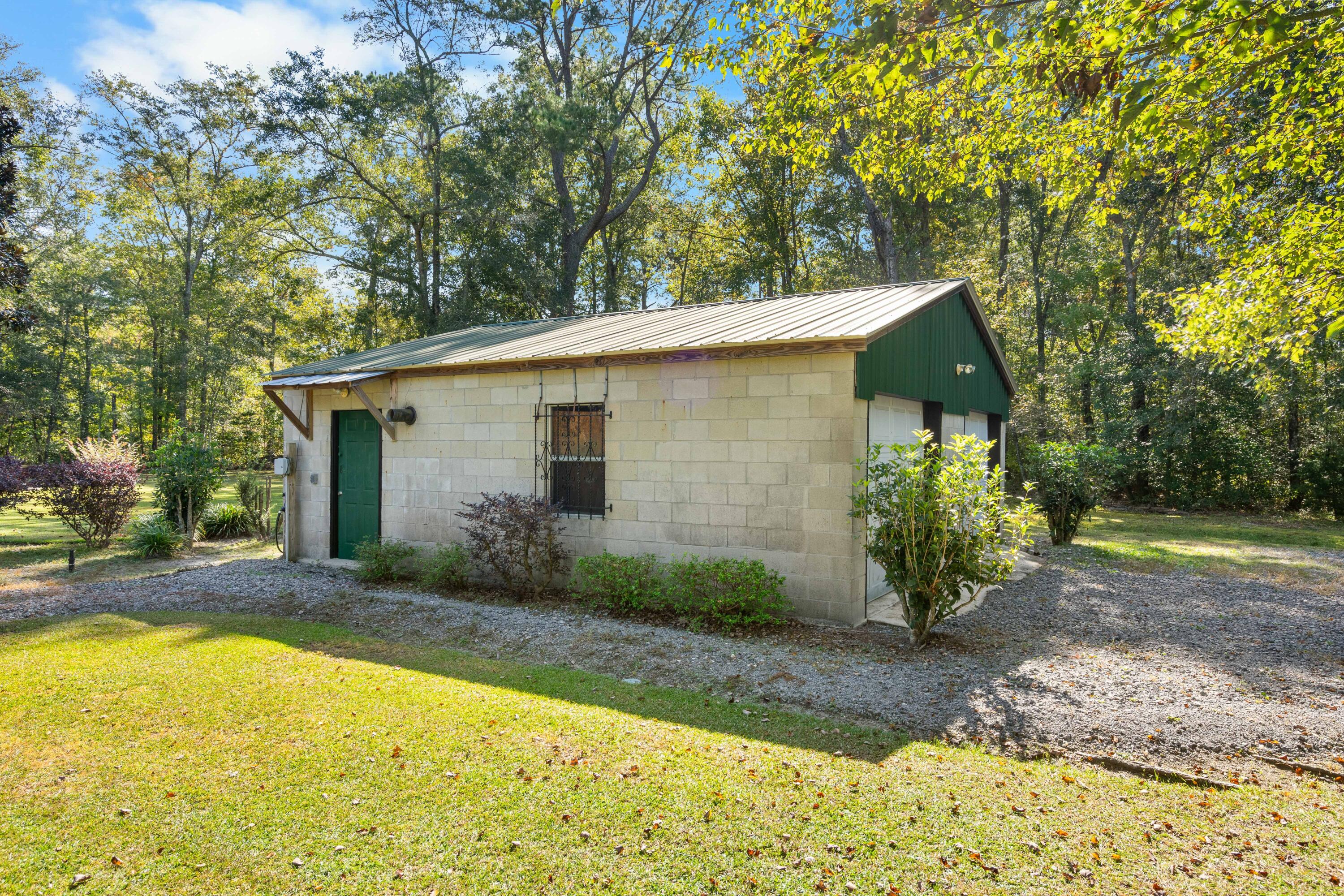 1822 Old Gilliard Road Ridgeville, SC 29472 - Photo 2 of 50 DSC04414