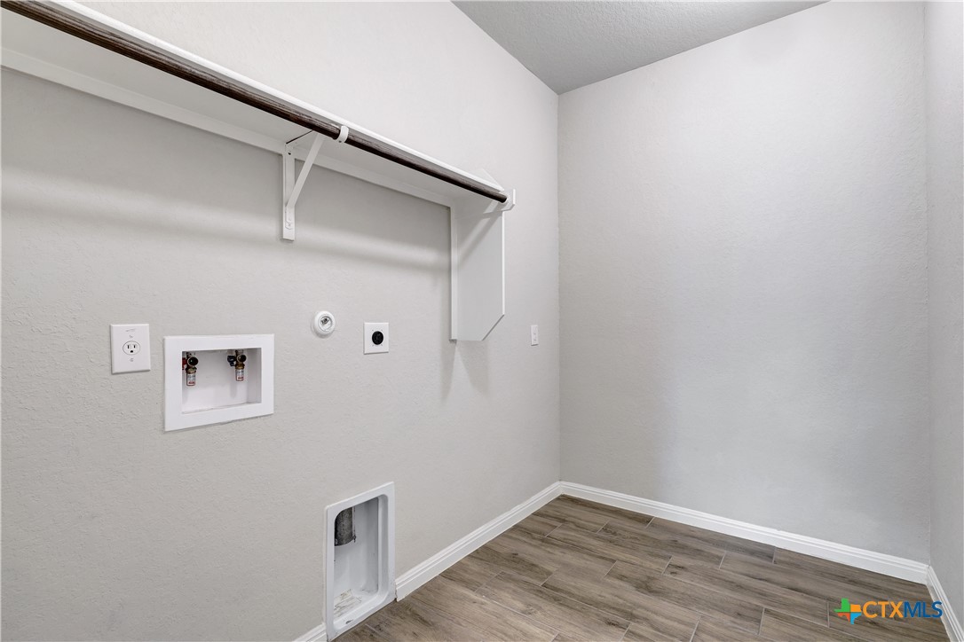 32144 Cardamom Way Bulverde, TX 78163 - Photo 25 of 30 a view of a hallway