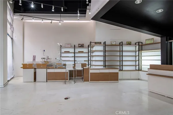 $4,249 | 500 North Atlantic Boulevard, Unit 165, Monterey Park, CA 91754