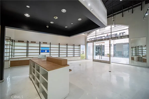 $4,249 | 500 North Atlantic Boulevard, Unit 165, Monterey Park, CA 91754