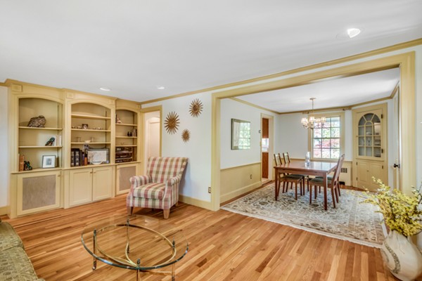 17 Tamarac Road Newton, MA 02464 - Photo 4 of 29 Gallery Image 4