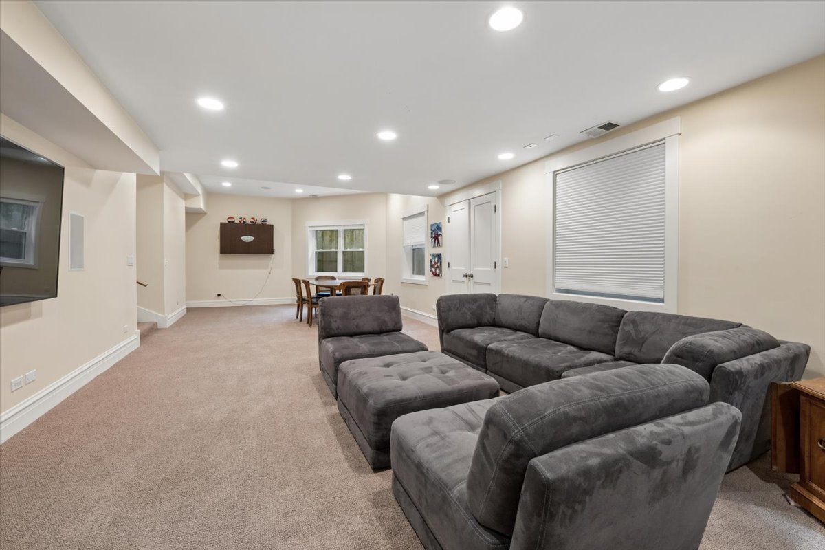 1141 Sheridan Road Wilmette, IL 60091 - Photo 43 of 52