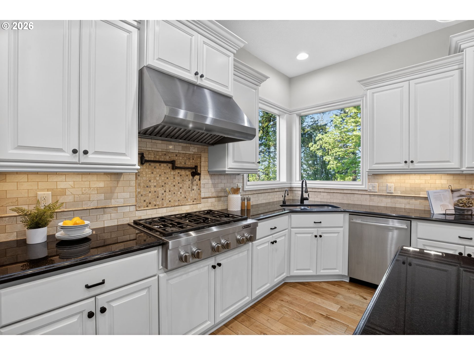 4530 Southwest Council Crest Drive Portland, OR 97239 - Photo 10 of 40