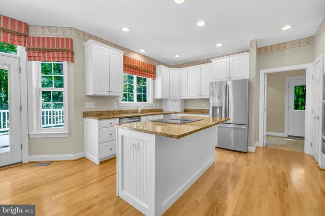 $999,900 | 5257 Ferry Branch Lane, Lothian, MD 20711
