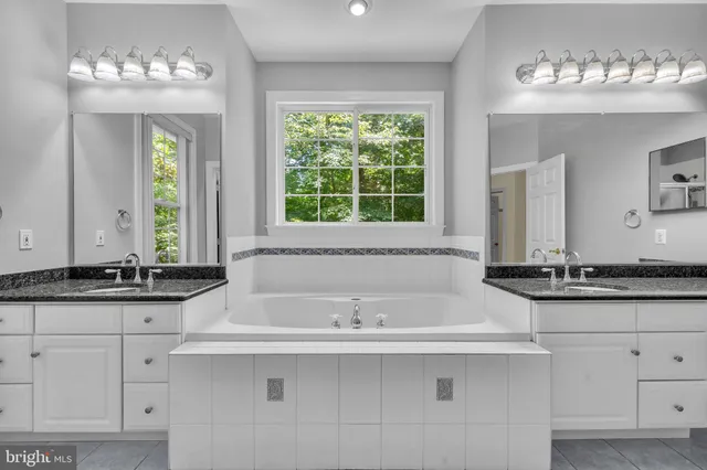 $999,900 | 5257 Ferry Branch Lane, Lothian, MD 20711