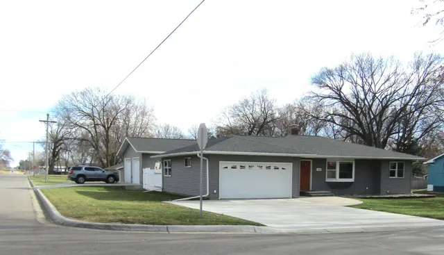 $210,000 | 1520 North 6th Street, Montevideo, MN 56265