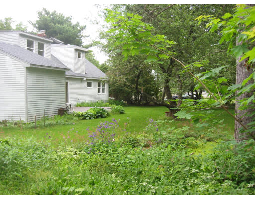 328 Concord Road Bedford, MA 01730 - Photo 2 of 5 Gallery Image 2