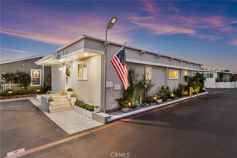 $927,000 | 8 Saratoga, Newport Beach, CA 92660
