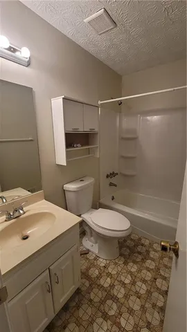 $1,950 | 4621 Kings Crossing Drive Northeast, Kennesaw, GA 30144