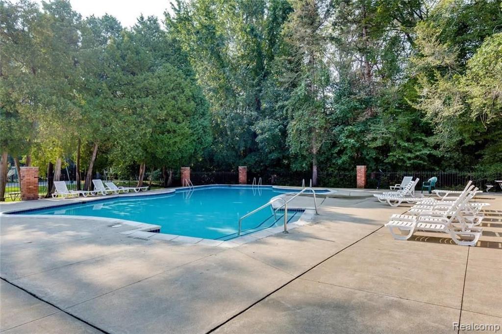 1187 Pine Ridge Court Rochester Hills, MI 48306 - Photo 25 of 27