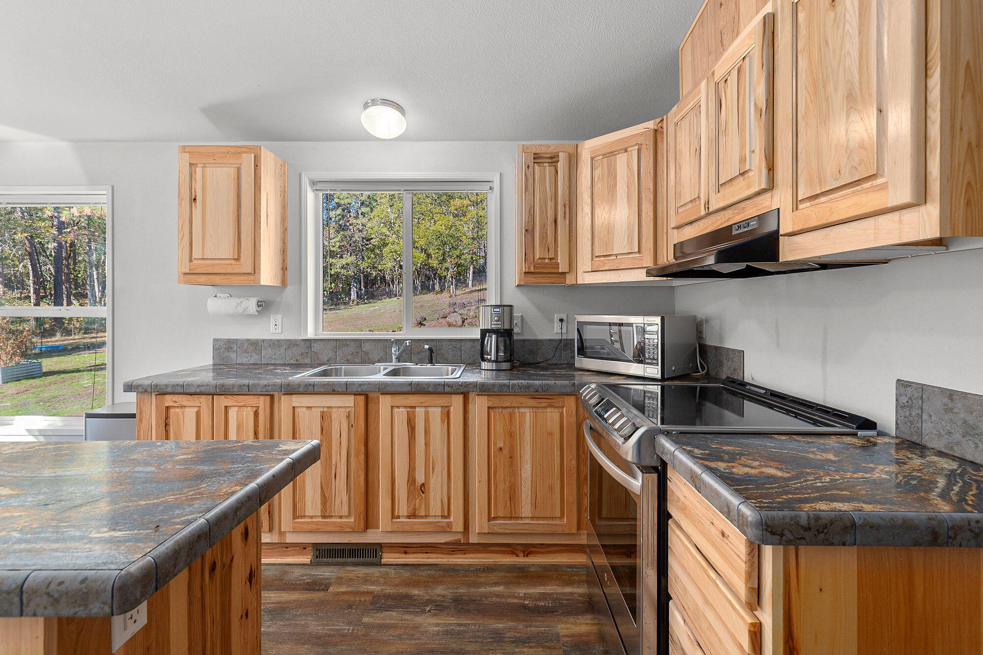 2417 Crowfoot Road Eagle Point, OR 97524 - Photo 8 of 36 2417CrowfootRd-008