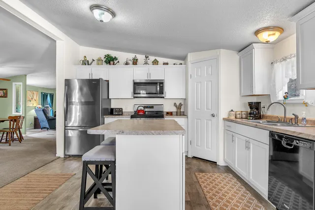 $245,000 | 9606 Candlewick Road West, Demotte, IN 46310