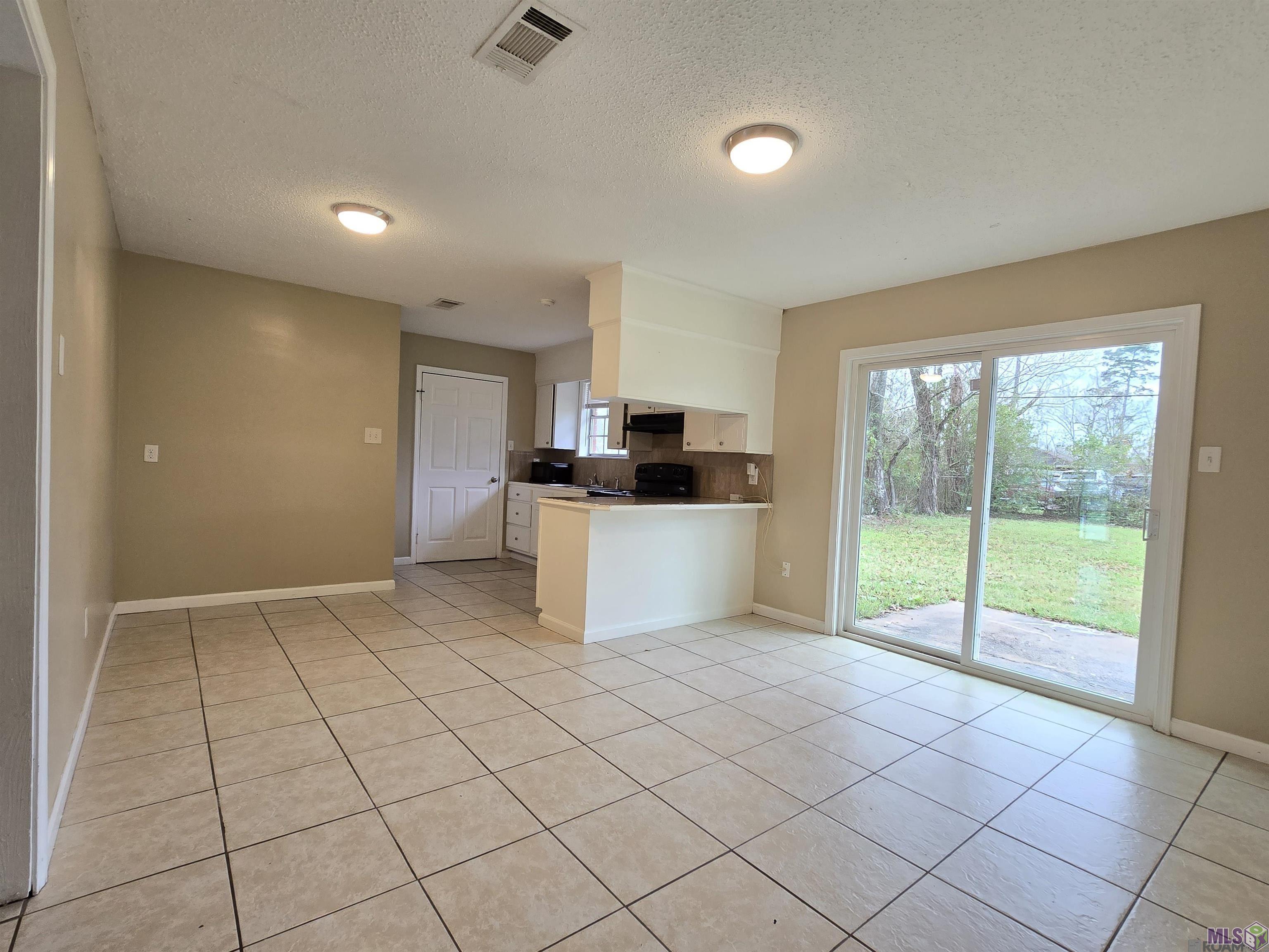 16516 Vermillion Drive Baton Rouge, LA 70819 - Photo 3 of 10