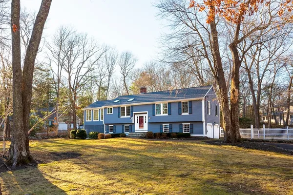 $1,100,000 | 98 Satuit Trail, Scituate, MA 02066