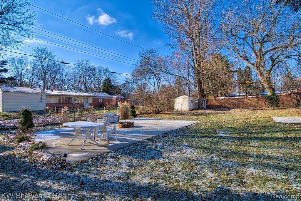 2224 South Commerce Road Walled Lake, MI 48390 - Photo 7 of 33 2224SCommerce-36.jpg