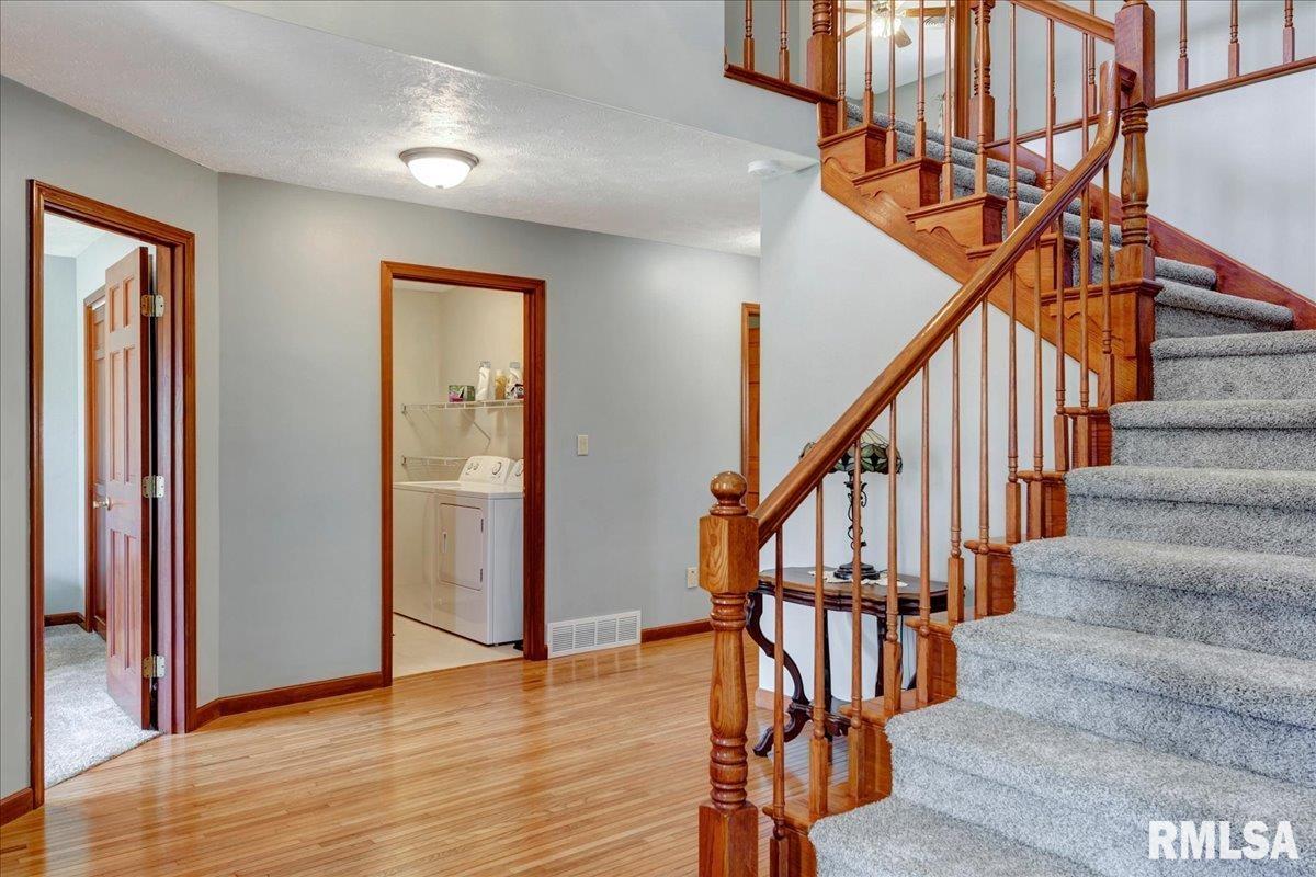 501 Colbrook Drive Springfield, IL 62702 - Photo 5 of 50