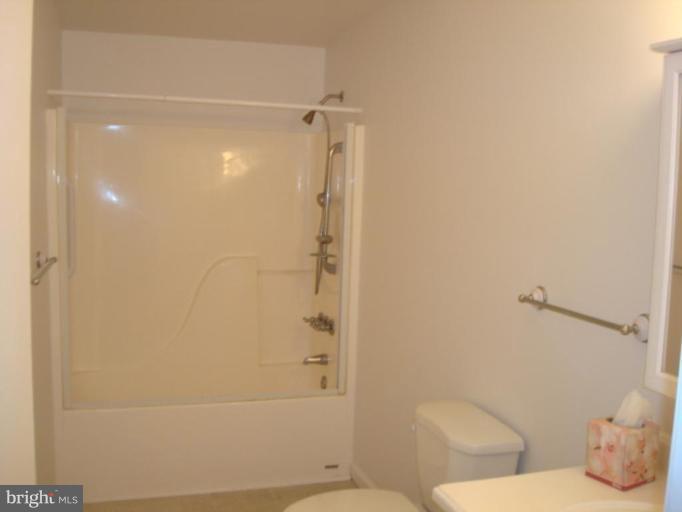 22542 Old Rolling Road California, MD 20619 - Photo 16 of 27 Large Bath