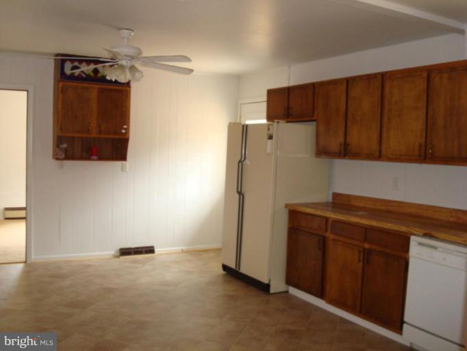 22542 Old Rolling Road California, MD 20619 - Photo 3 of 27 Kitchen