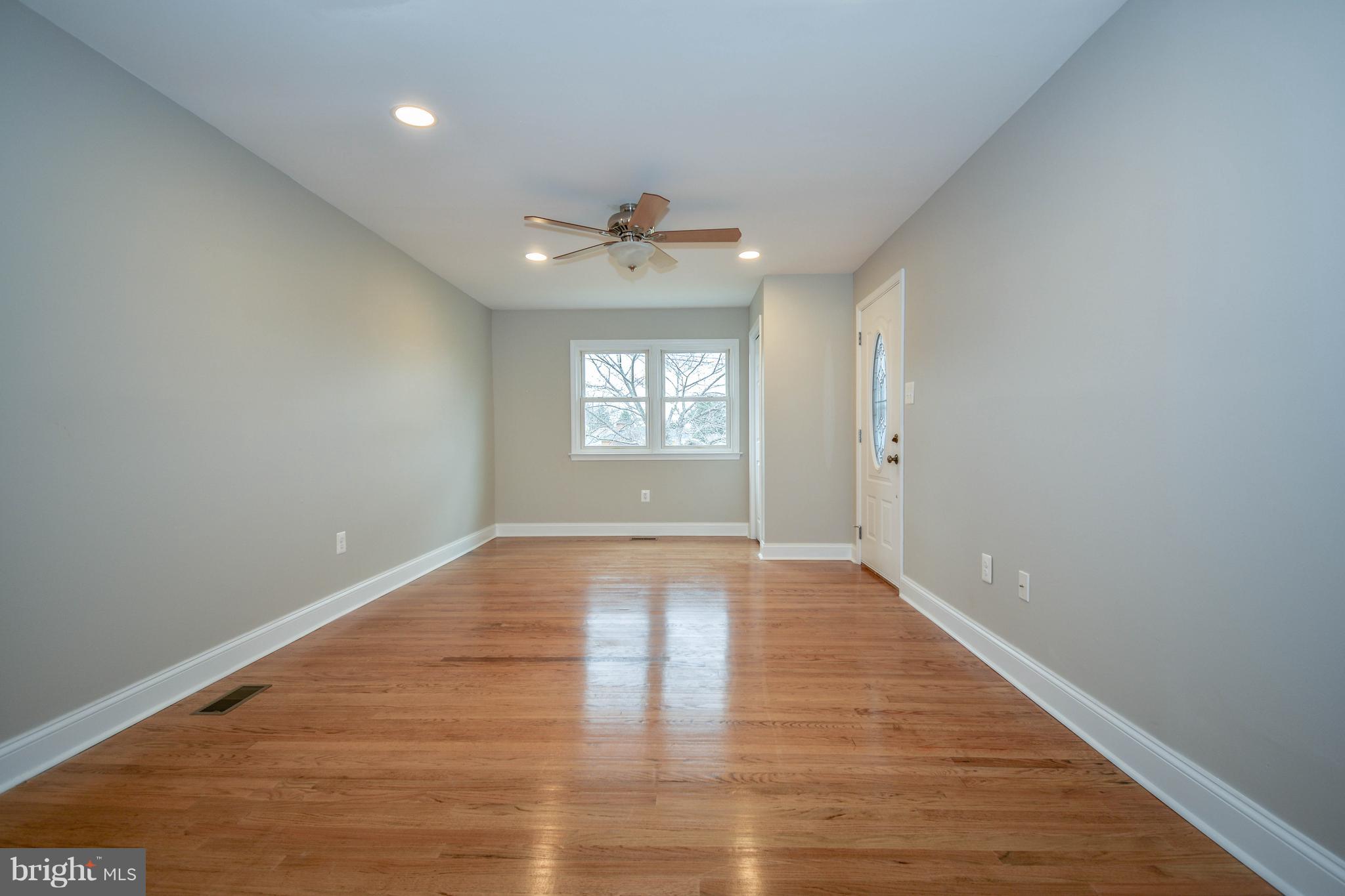 2411 Orange Road Culpeper, VA 22701 - Photo 11 of 32 Living room