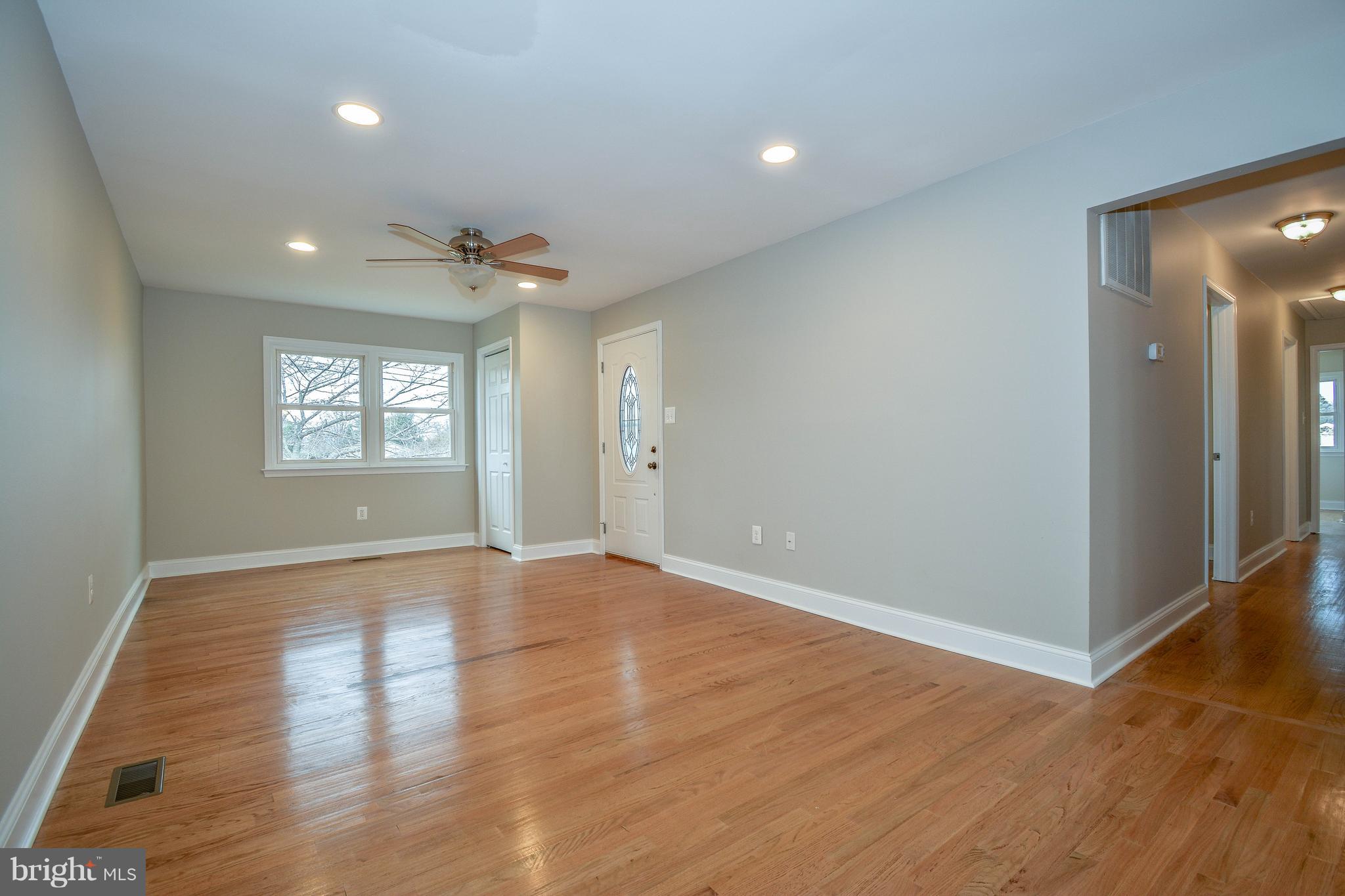 2411 Orange Road Culpeper, VA 22701 - Photo 12 of 32 Living room