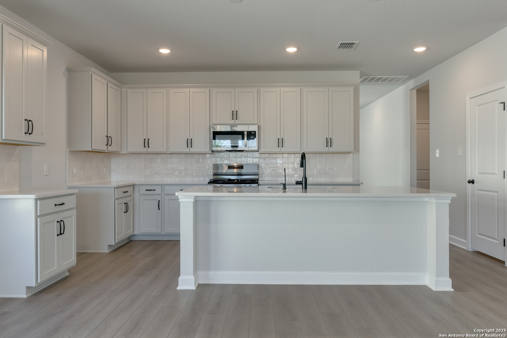 137 Beveridge Road Seguin, TX 78155 - Photo 9 of 41