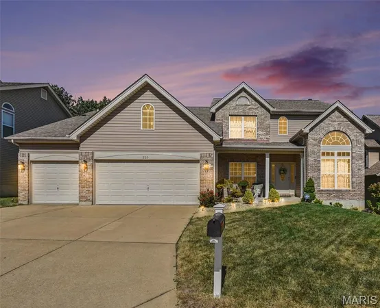 $480,000 | 225 Romaine Spring View, Fenton, MO 63026