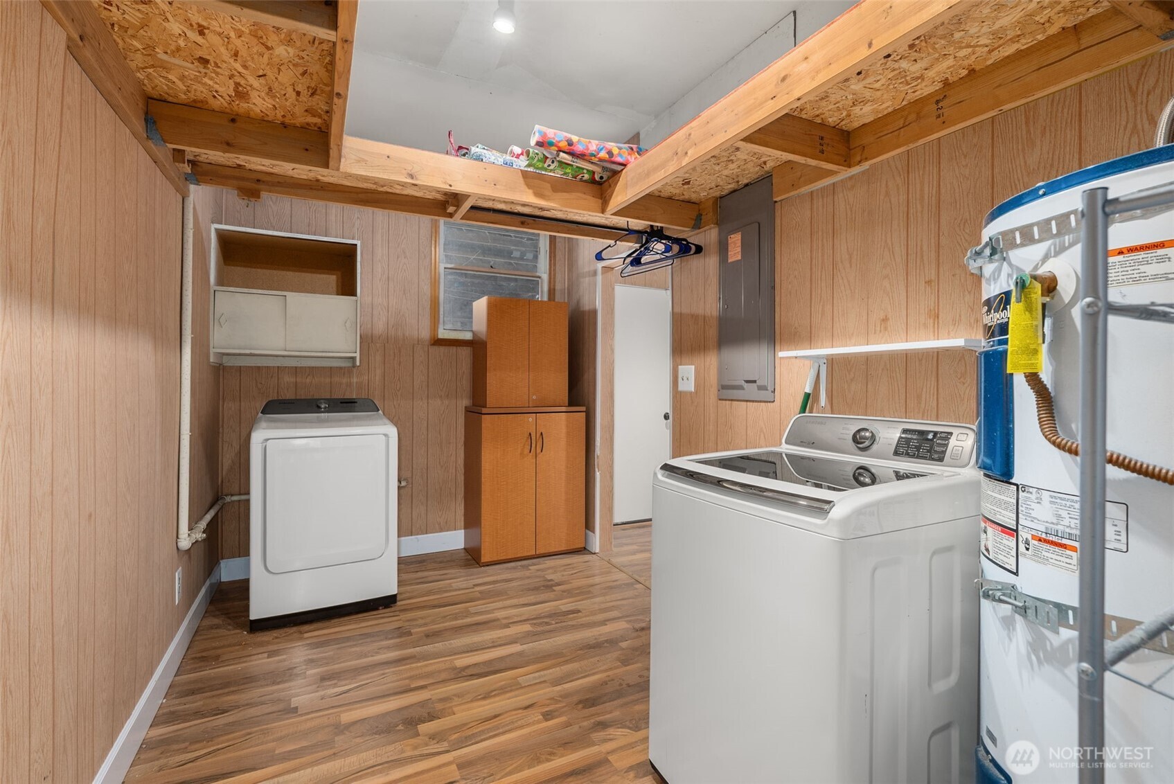 402 North 10th Street Elma, WA 98541 - Photo 26 of 35 a utility room with dryer and washer