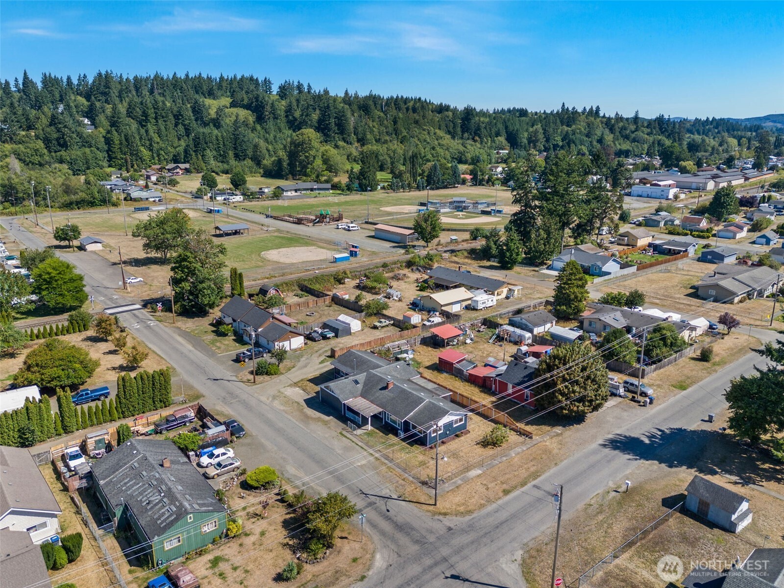 402 North 10th Street Elma, WA 98541 - Photo 35 of 35 an aerial view of a city