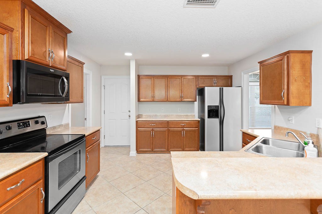 205 Country Walk Circle Brunswick, GA 31525 - Photo 4 of 20