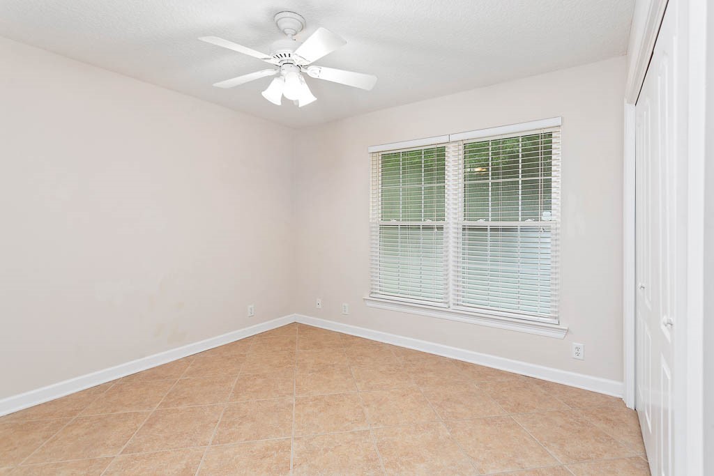 205 Country Walk Circle Brunswick, GA 31525 - Photo 6 of 20